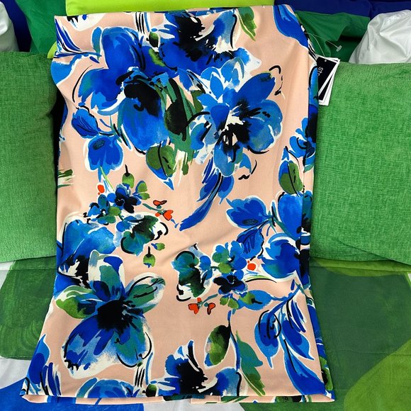 NWT - Women's ECI New York Stretch Skirt - Size Medium - Peach/Royal Blue Floral - Picture 1 of 3